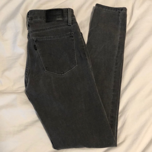 Levi’s Skinny Jeans - Picture 1 of 8